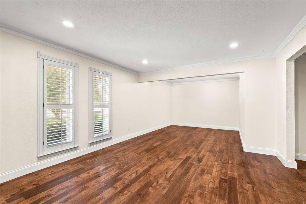 Dallas, TX 75243,9552 Timberleaf Drive