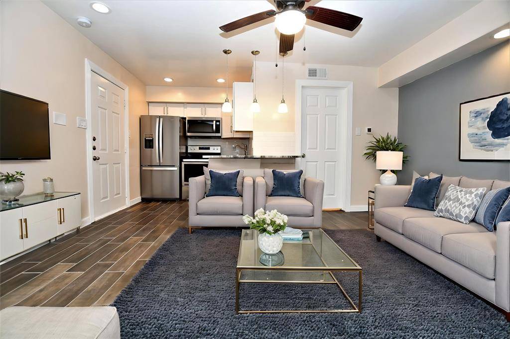 Dallas, TX 75243,9821 Walnut Street #303