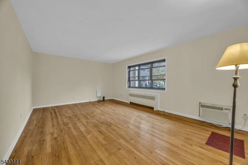 Westfield Town, NJ 07090,46B Sandra Circle #4