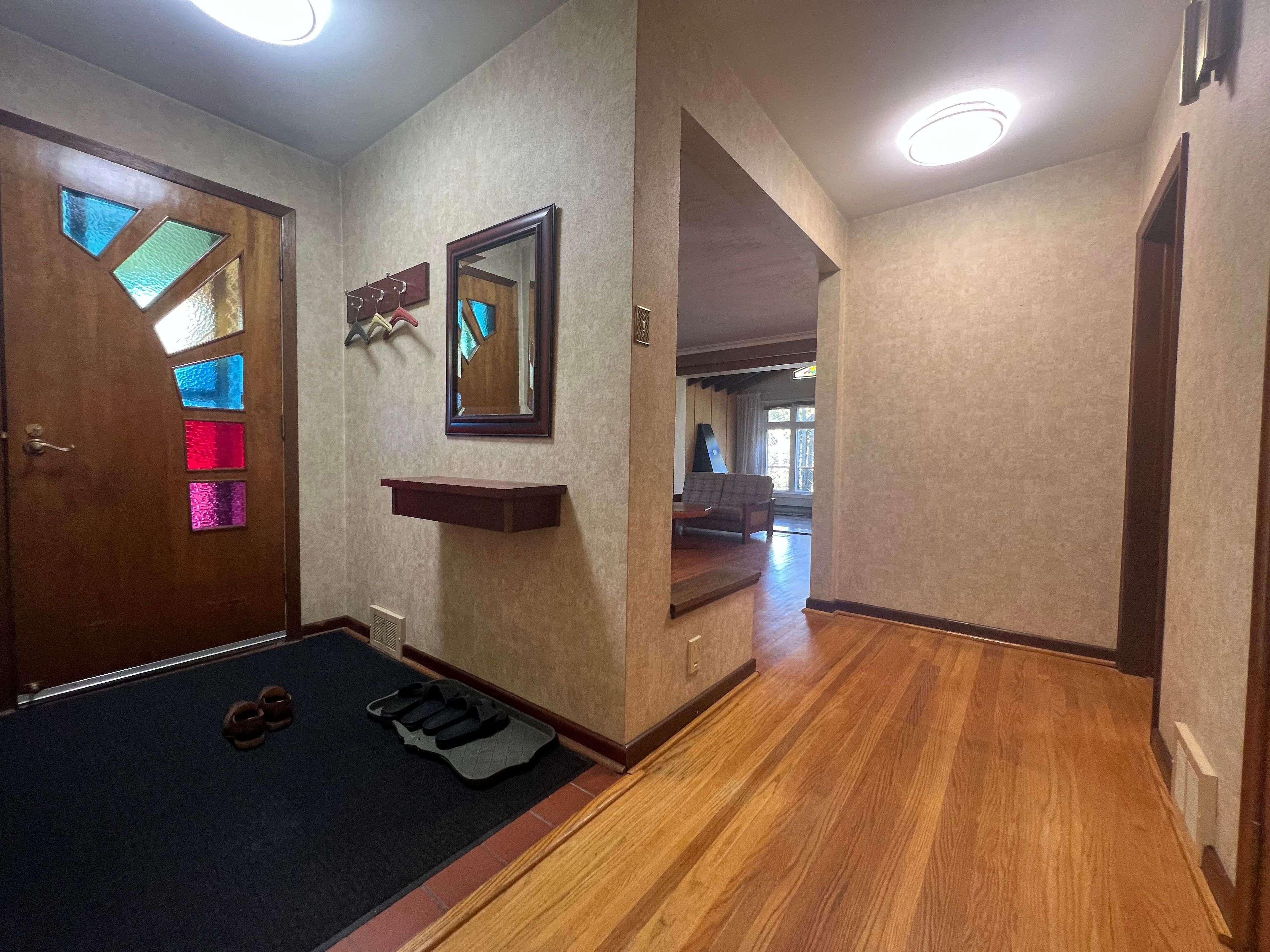 Toronto E09, ON M1P 3R7,137 Birkdale RD