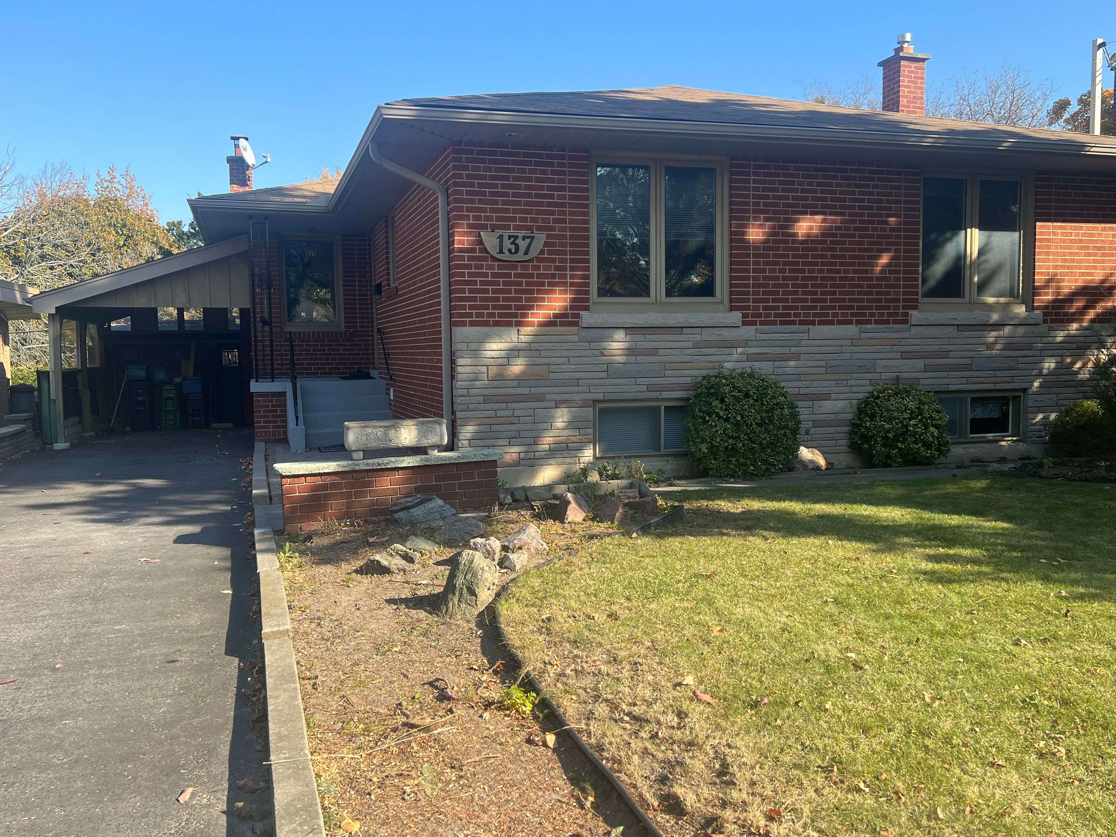 Toronto E09, ON M1P 3R7,137 Birkdale RD