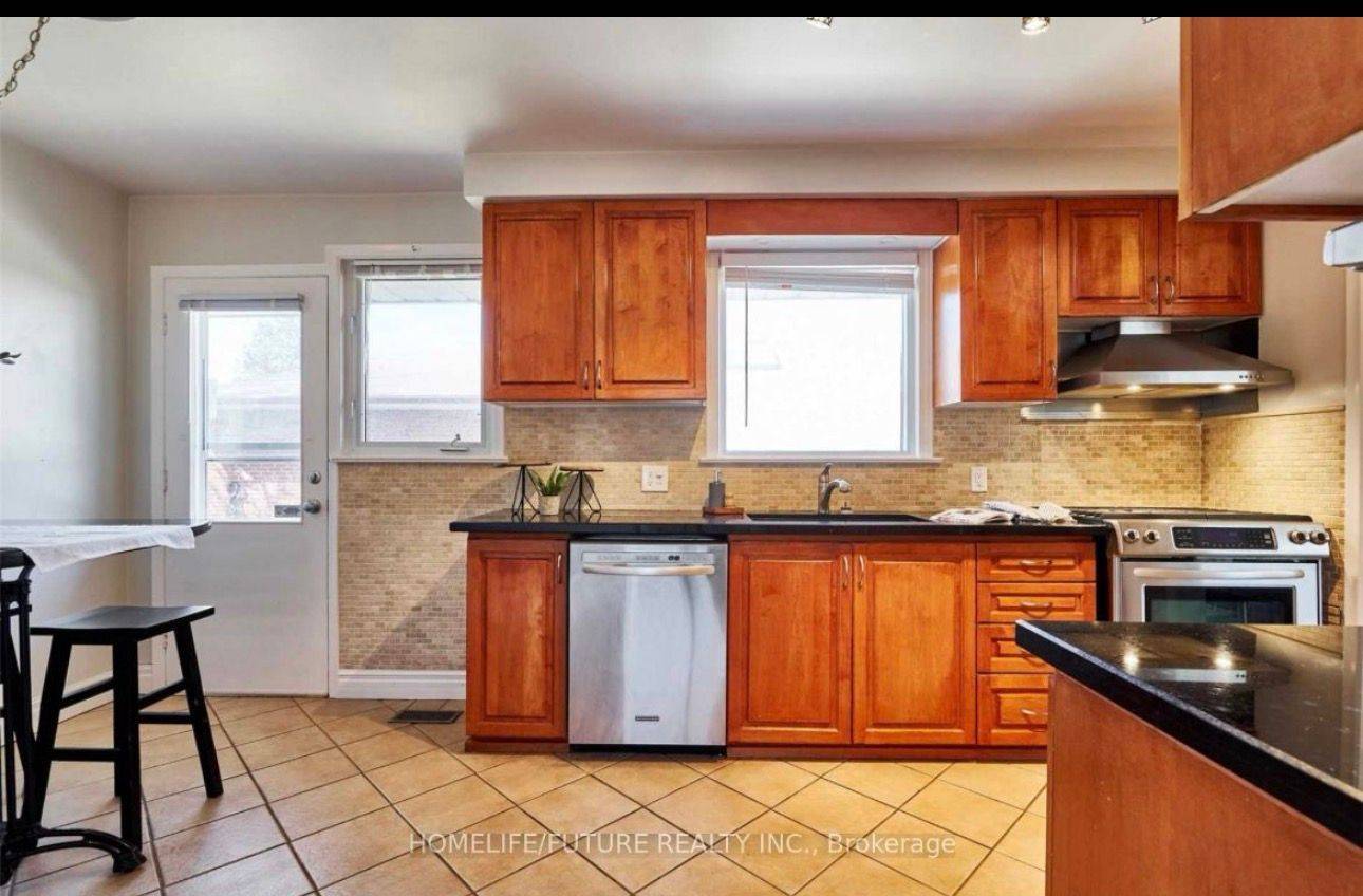 Toronto E08, ON M1E 1M1,264 Livingston RD #Main