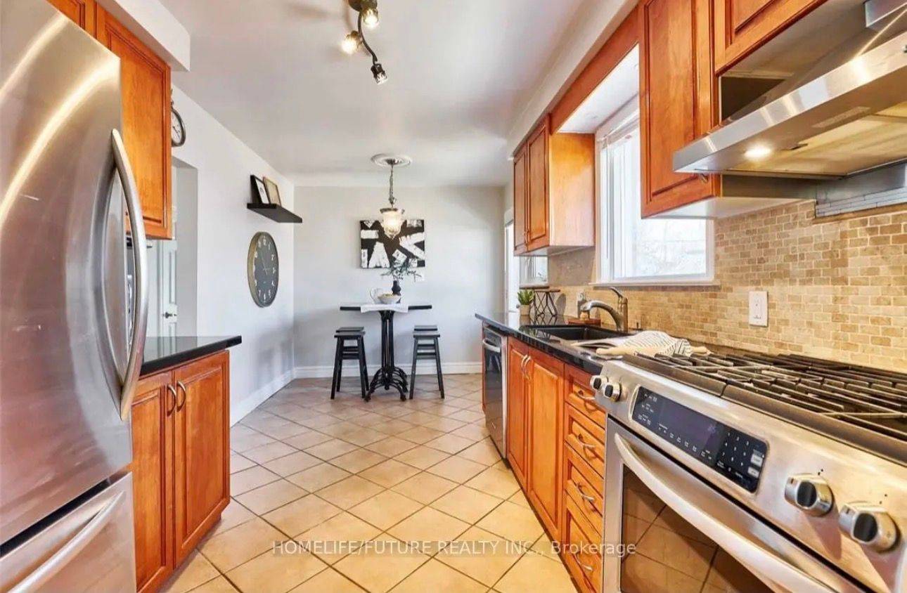 Toronto E08, ON M1E 1M1,264 Livingston RD #Main