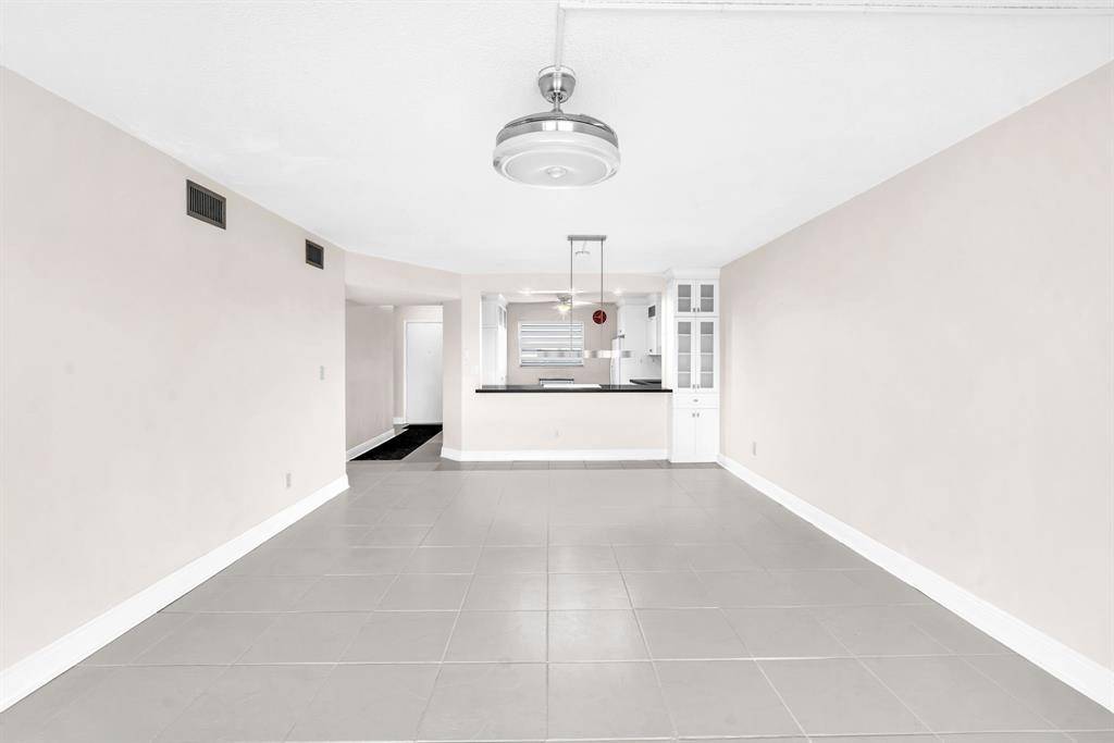 Tamarac, FL 33319,4930 E Sabal Palm Blvd #414