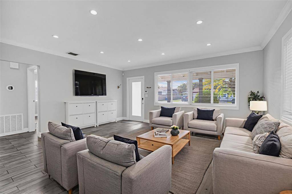 Hollywood, FL 33021,915 N 31st Rd