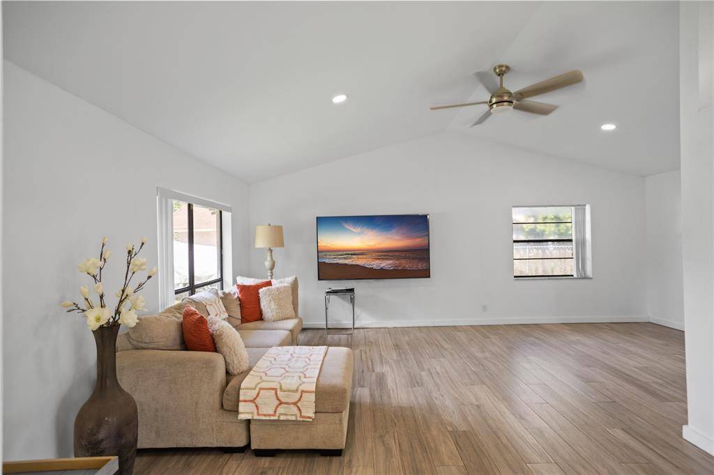 North Lauderdale, FL 33068,8211 SW 13th Ct