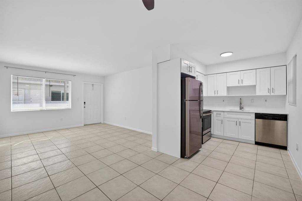 Fort Lauderdale, FL 33305,1821 Middle River Dr #8