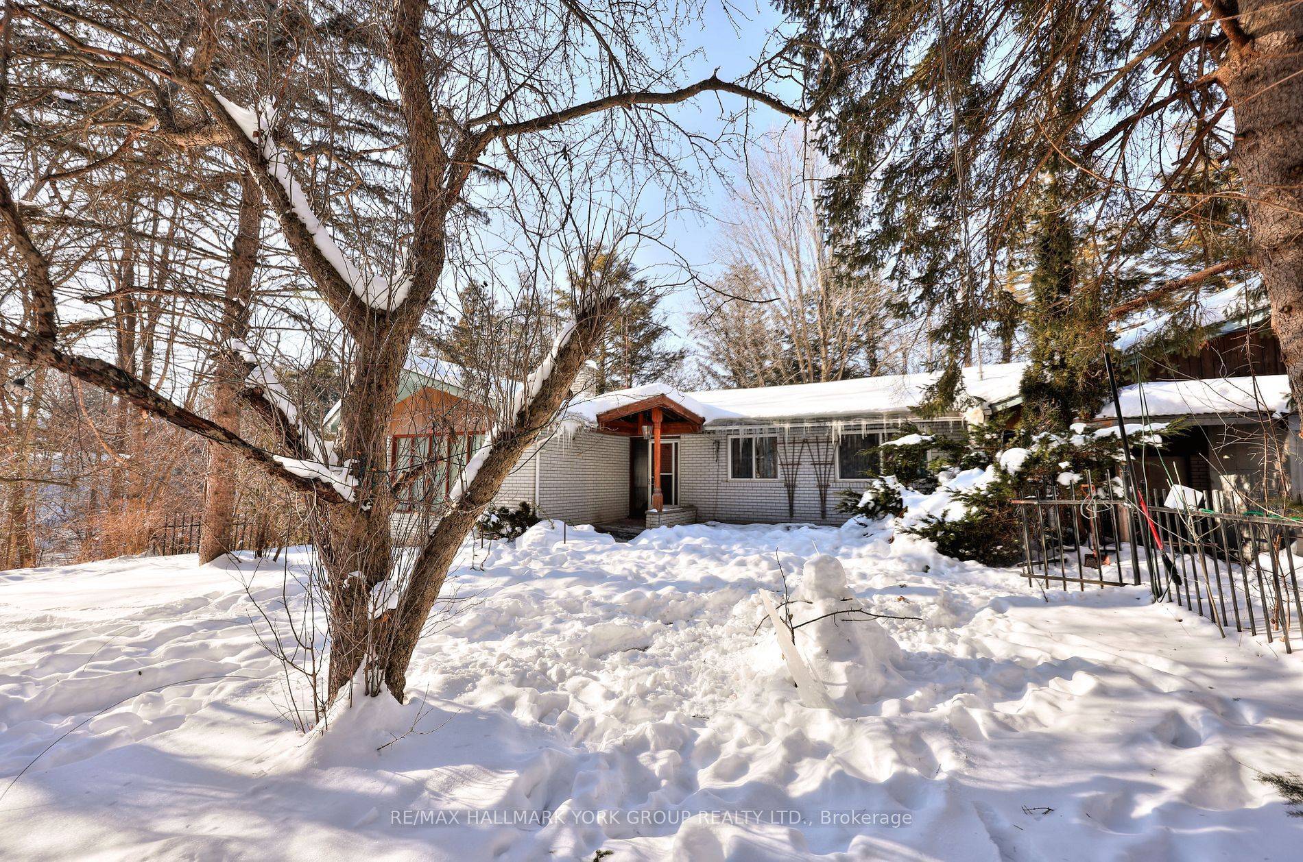 Richmond Hill, ON L4C 6C6,74 Birch AVE