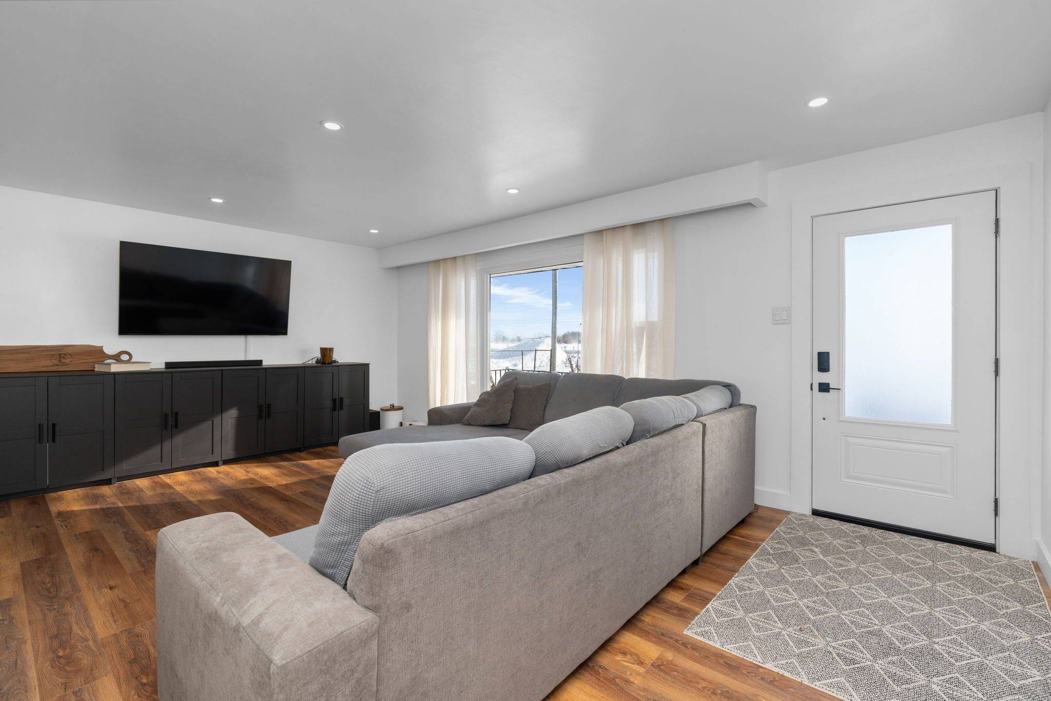 Springwater, ON L0M 1T2,5812 COUNTY RD 90 N/A