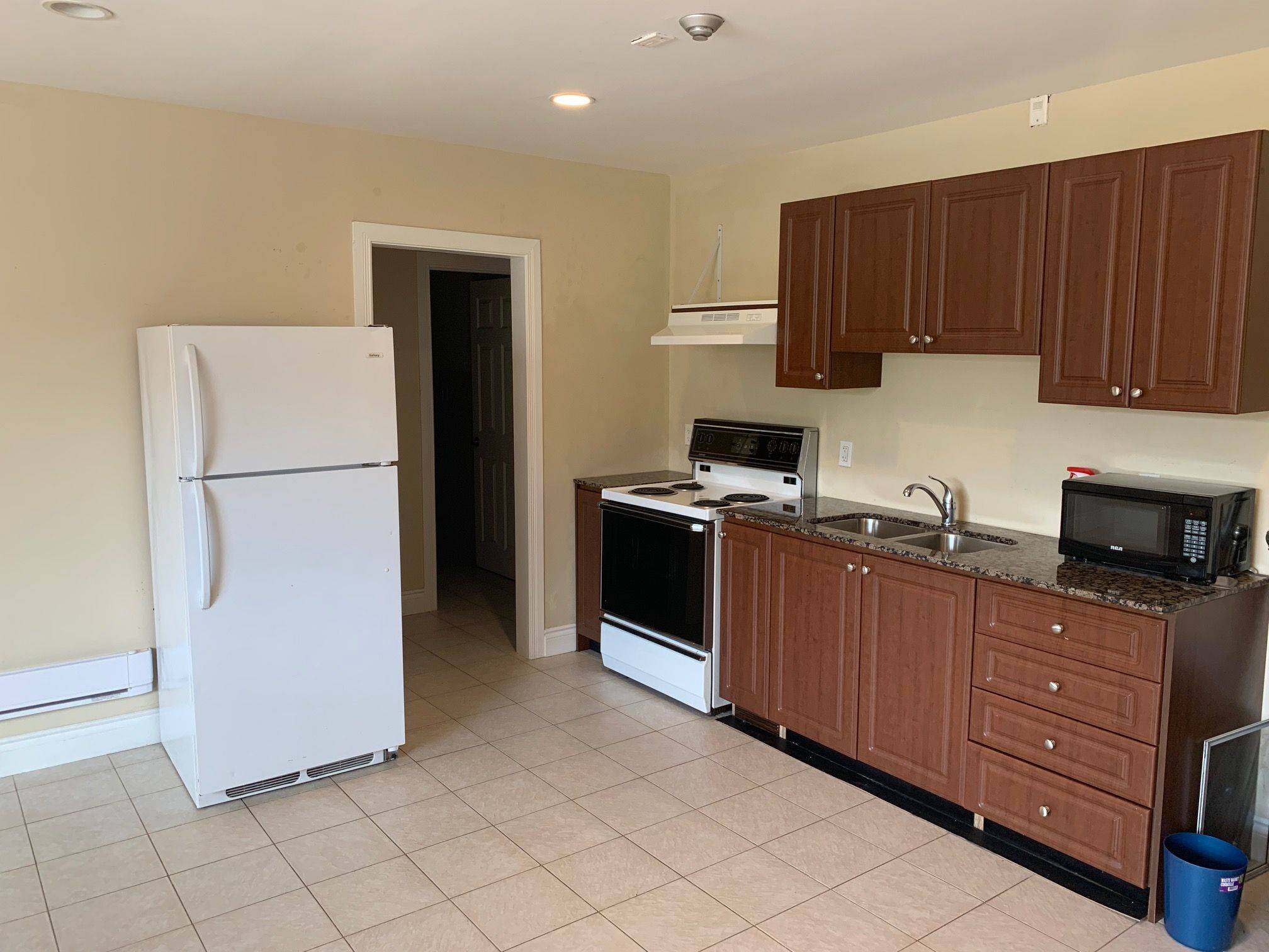 Toronto W06, ON M8W 1N3,3430 Lakeshore BLVD W #3