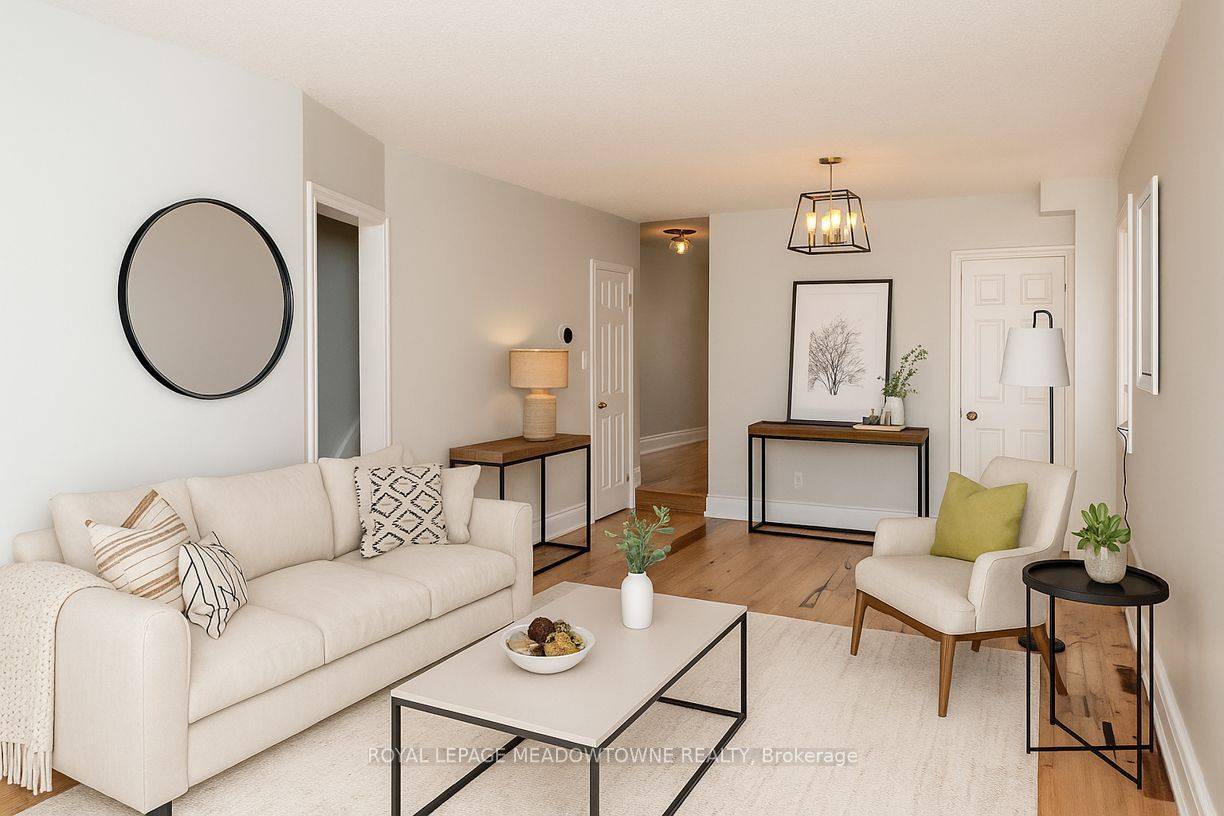 Toronto W03, ON M6M 1C9,17 Kersdale AVE