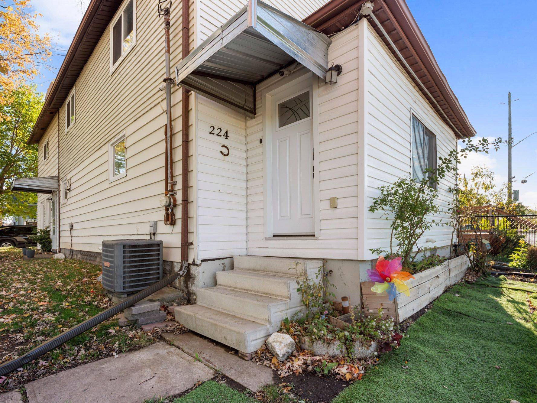 St. Catharines, ON L2P 2K7,224 Oakdale AVE