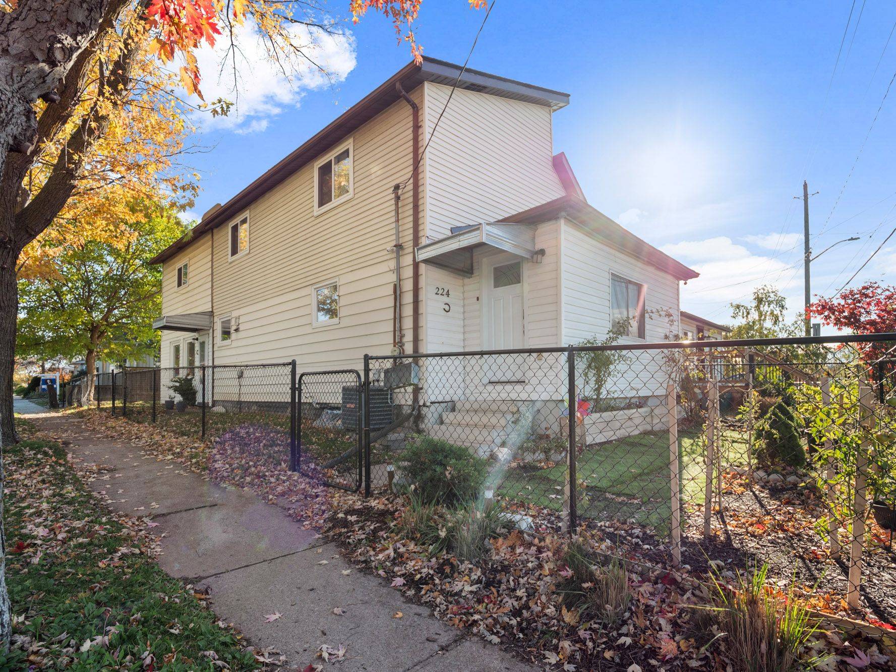 St. Catharines, ON L2P 2K7,224 Oakdale AVE