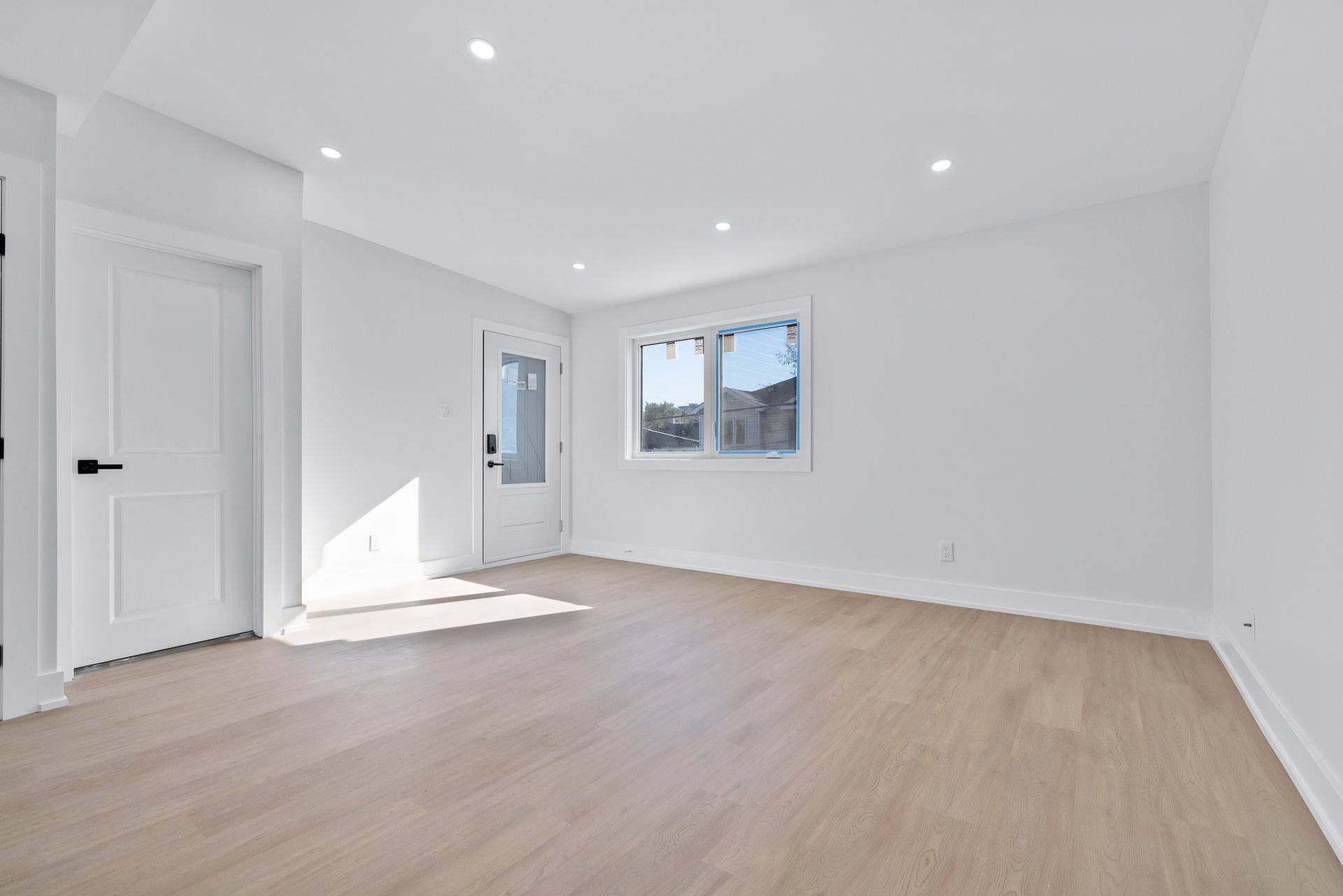 Westboro - Hampton Park, ON K1Z 5X4,598 Kirkwood AVE #2