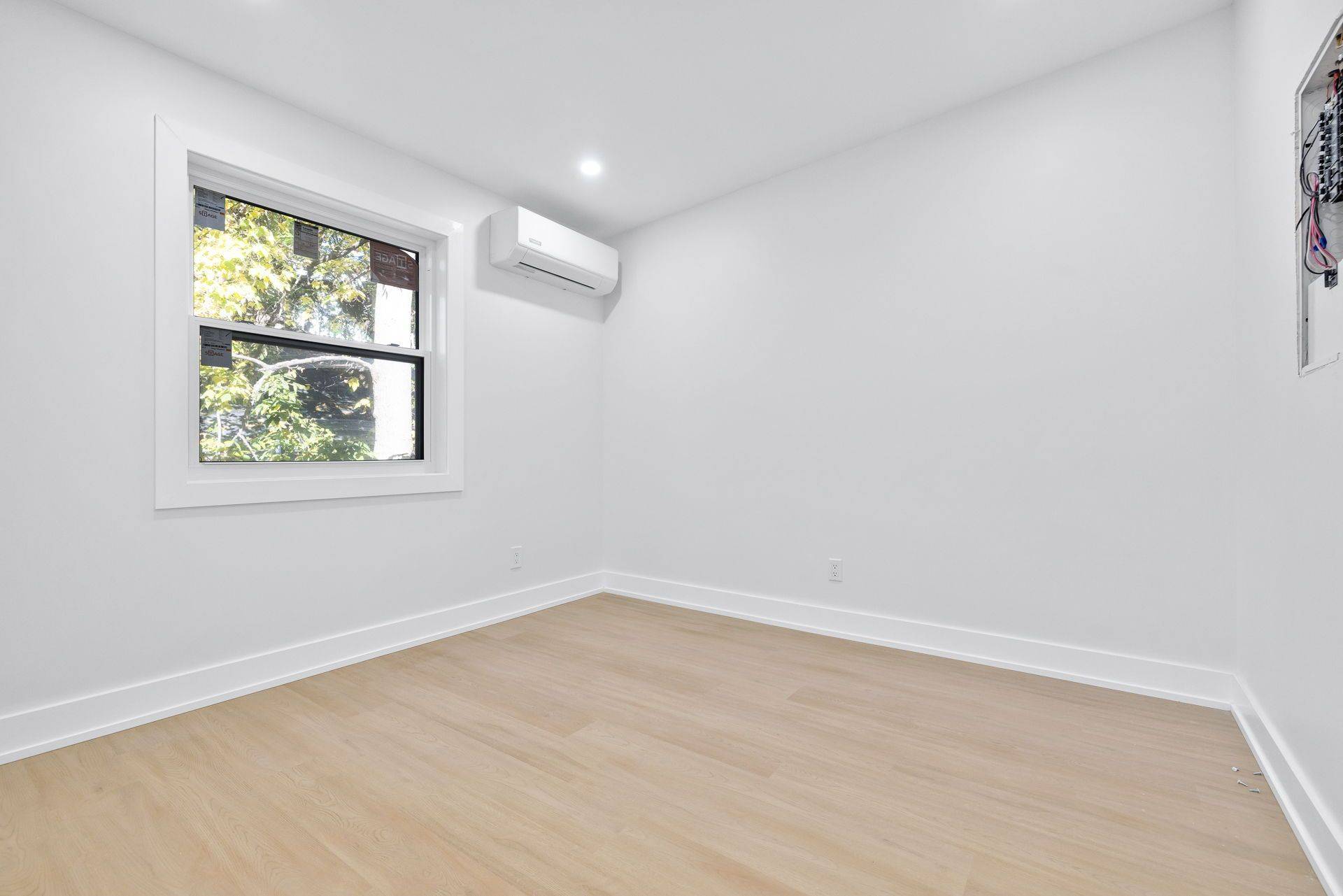 Westboro - Hampton Park, ON K1Z 5X4,598 Kirkwood AVE #6