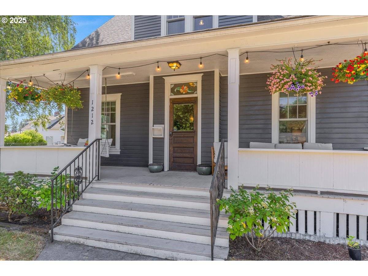 Newberg, OR 97132,1212 E 6TH ST