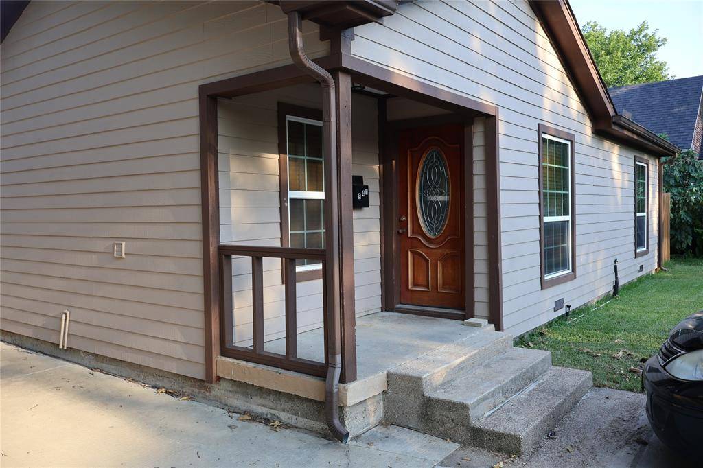 Grand Prairie, TX 75051,941 SW 4th Street