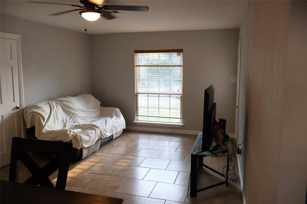 Grand Prairie, TX 75051,941 SW 4th Street