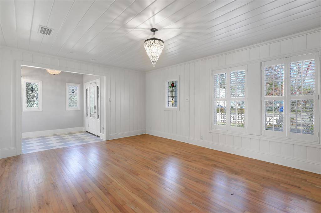 Mckinney, TX 75069,909 W Hunt Street