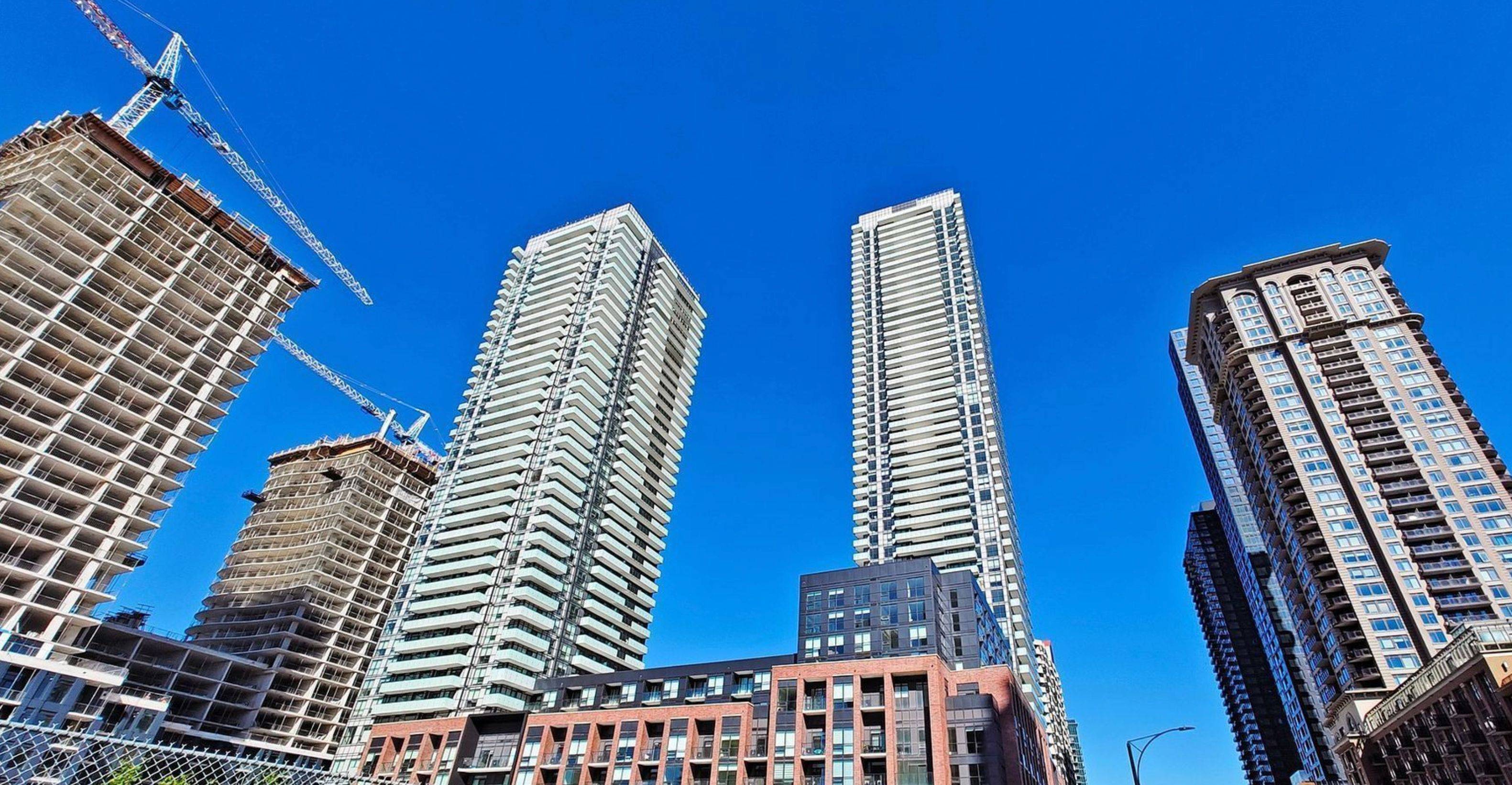 Mississauga, ON L5B 0L6,430 Square One DR #4205