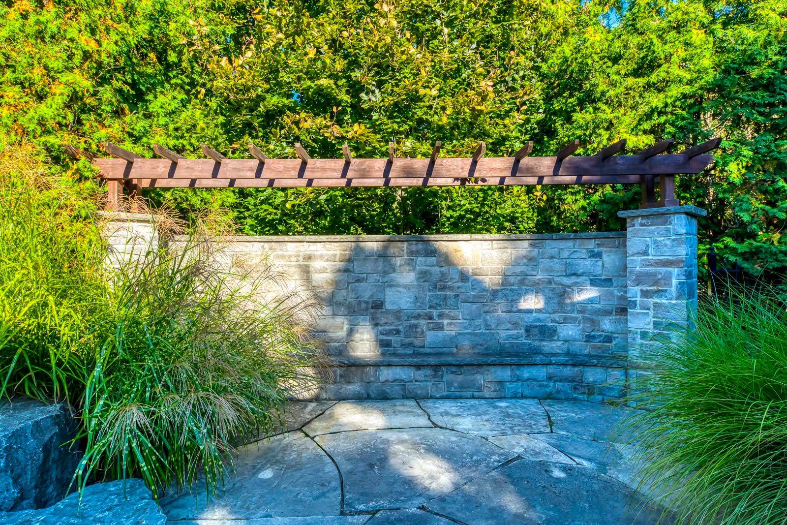 Oakville, ON L6J 2T3,452 Avon CRES