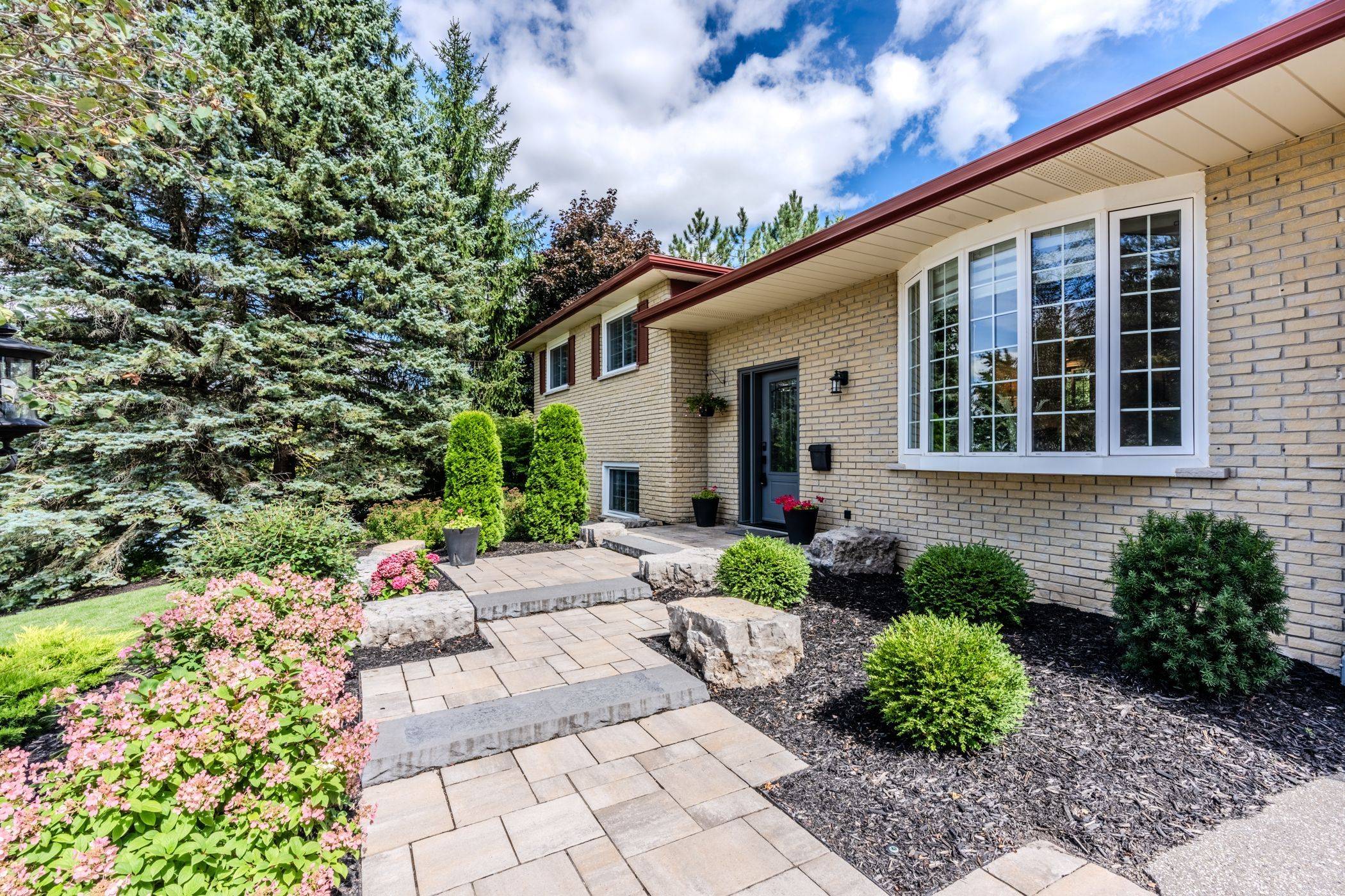 Erin, ON N0B 1T0,17 William Rex CRES