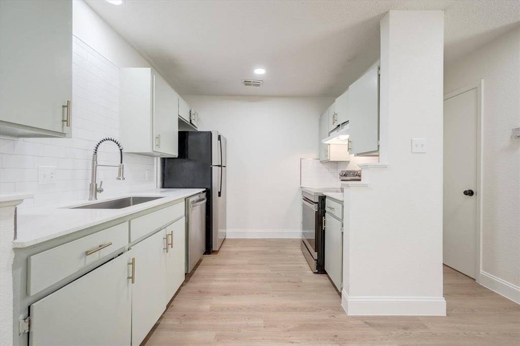 Cleburne, TX 76033,805 W Chambers Street #B