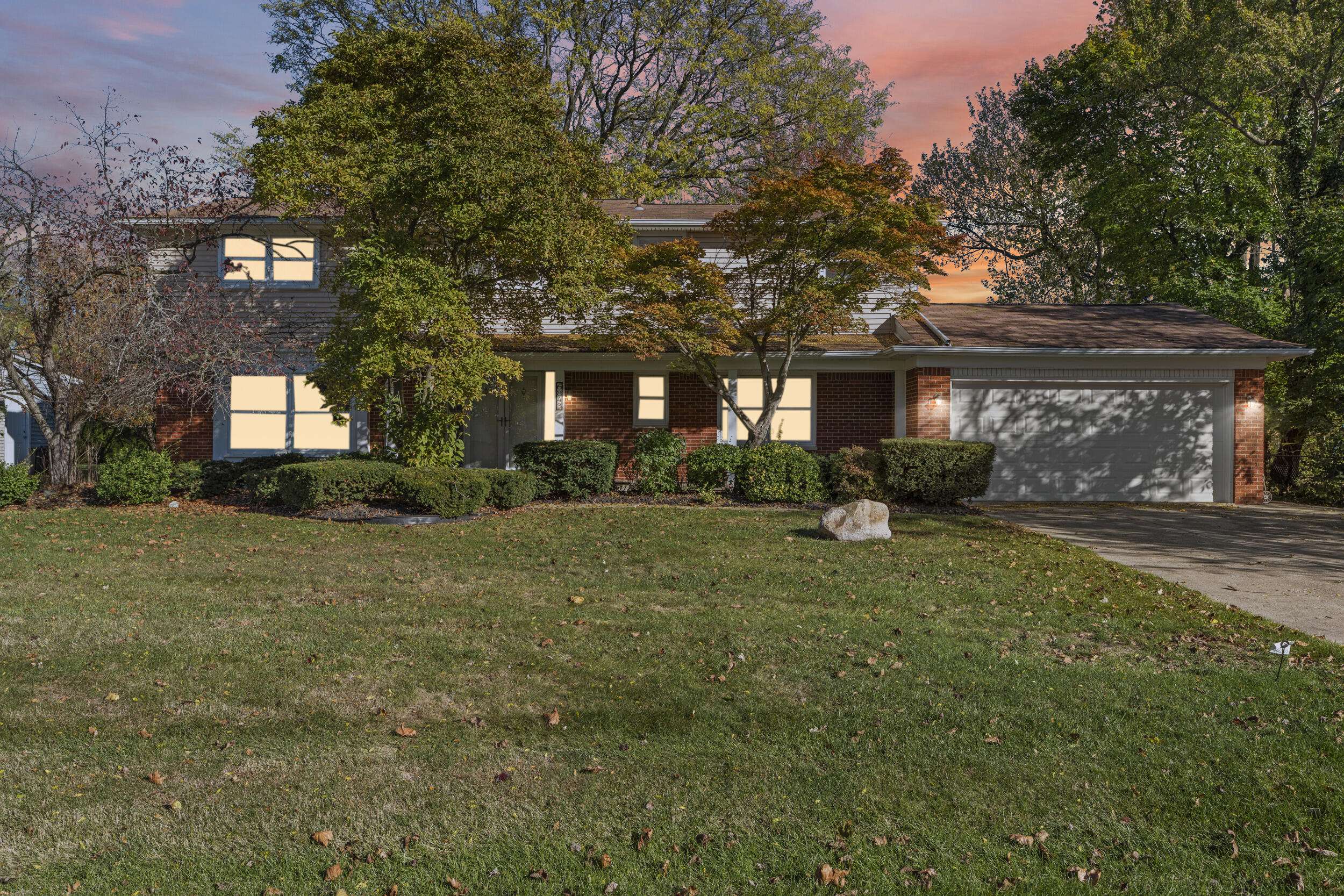 West Bloomfield, MI 48322,6843 Leslee Crest DR