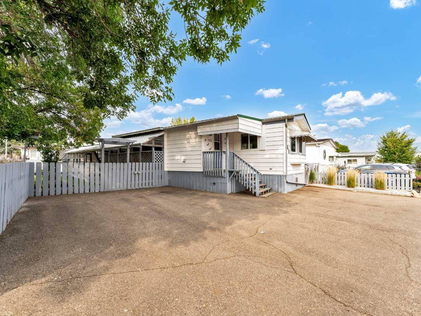 Medicine Hat, AB T1A 8A1,135 Anson AVE SW