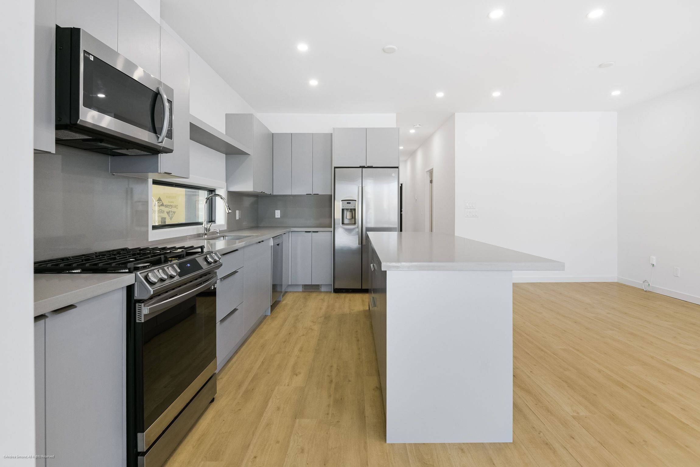 Toronto E02, ON M4E 3N2,506 Scarborough RD #MAIN FLOOR