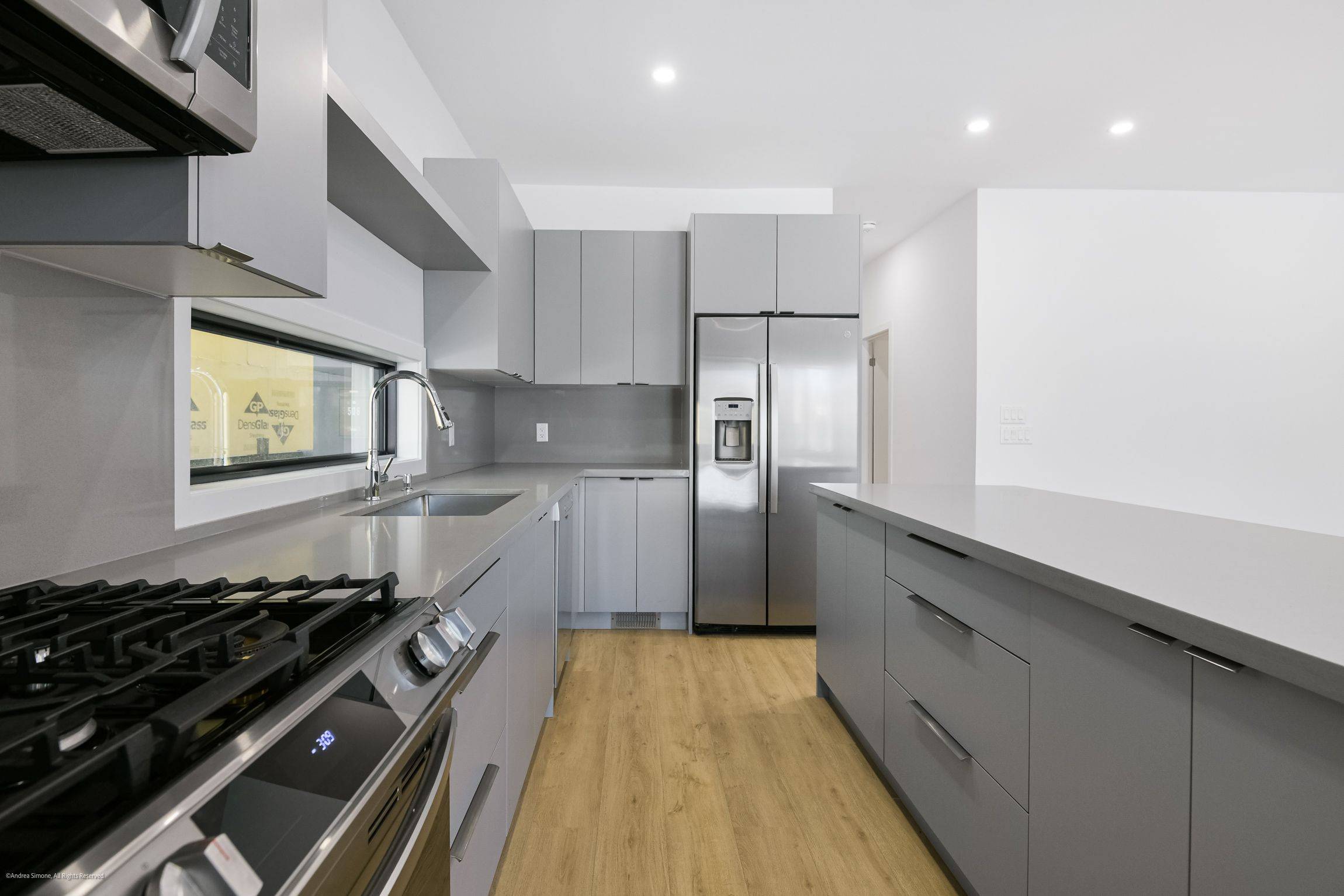 Toronto E02, ON M4E 3N2,506 Scarborough RD #MAIN FLOOR