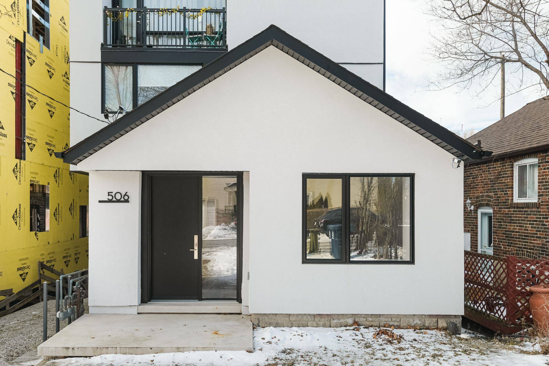 Toronto E02, ON M4E 3N2,506 Scarborough RD #MAIN FLOOR