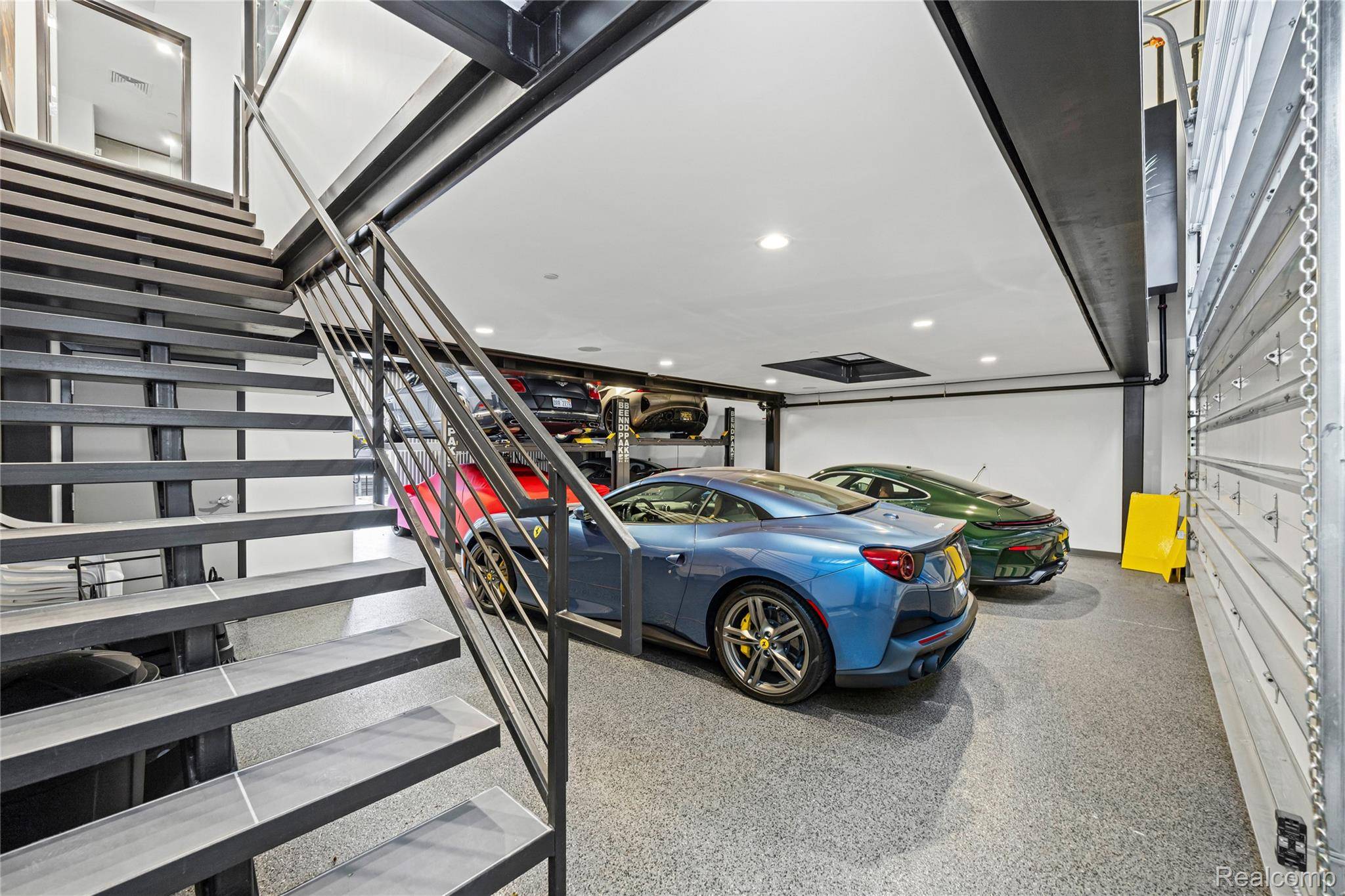 Pontiac, MI 48341,163 Speed Way