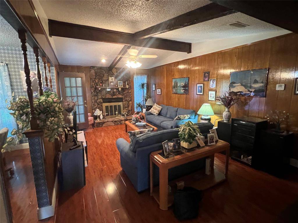 Watauga, TX 76148,6428 Meadowlark Lane E