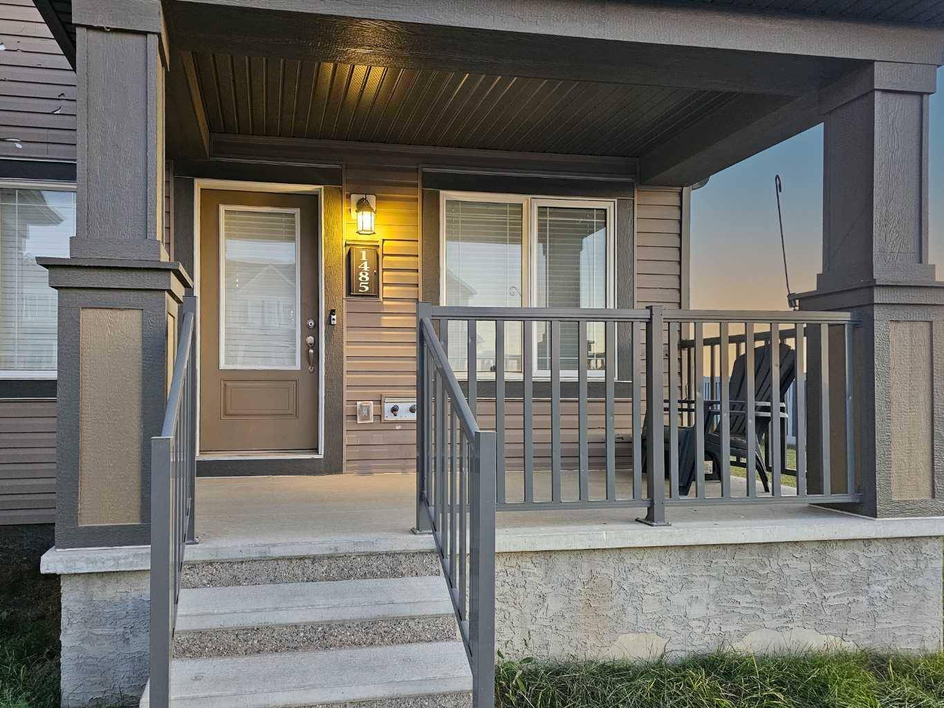Calgary, AB T3P 1V1,1485 148 AVE NW