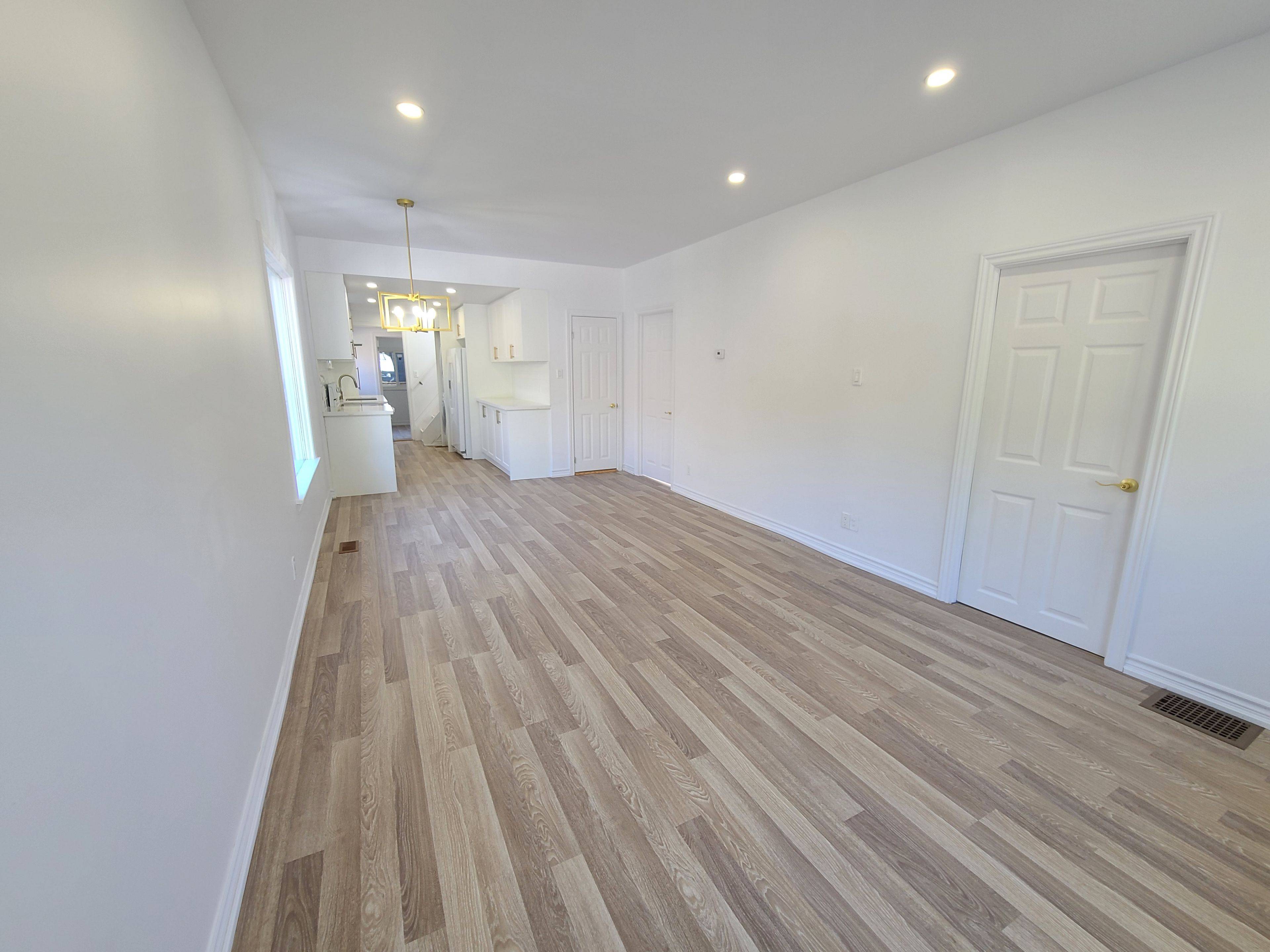 Oshawa, ON L1J 1R3,157 College AVE