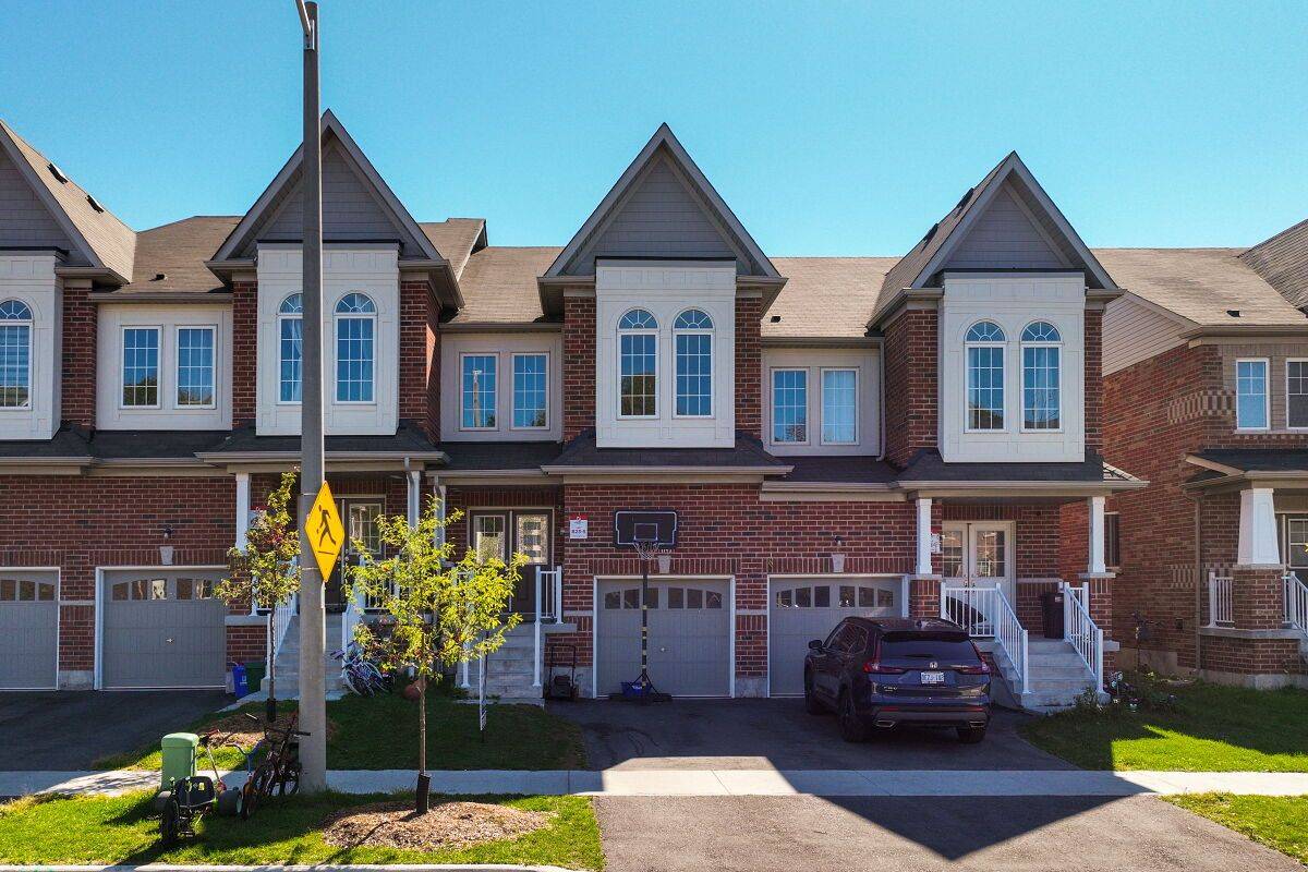 Oshawa, ON L1K 1A6,1193 Kettering DR