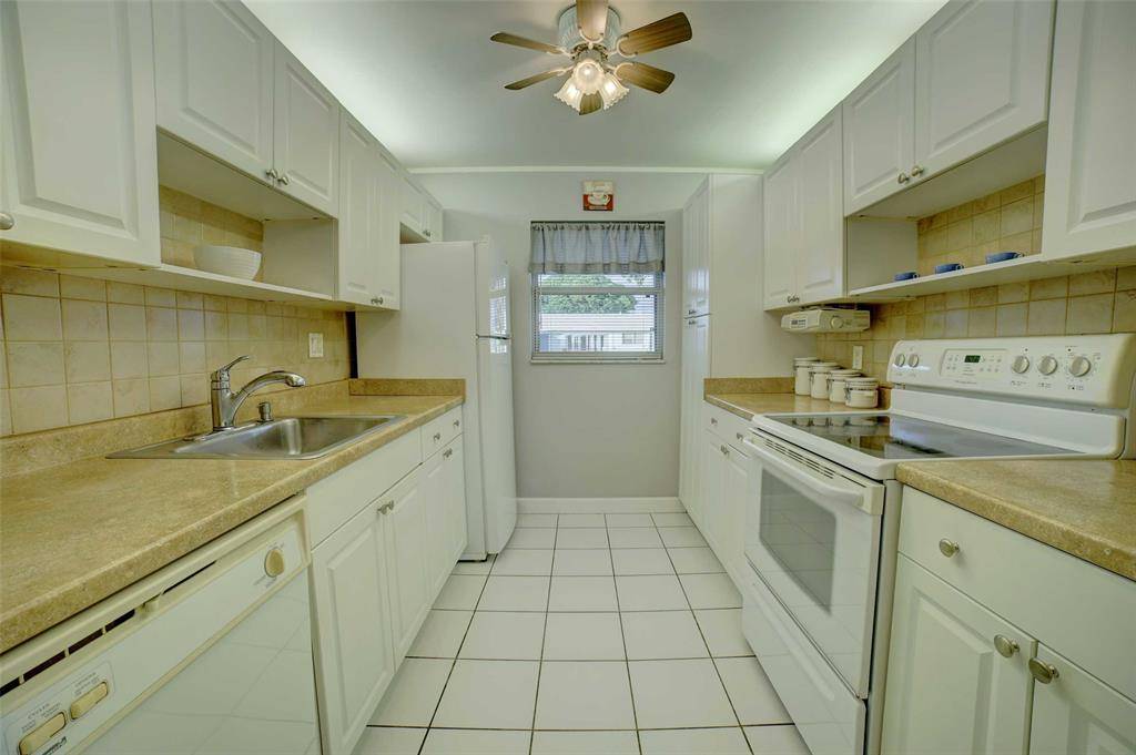 Boynton Beach, FL 33426,300 SW Golfview Ter #150