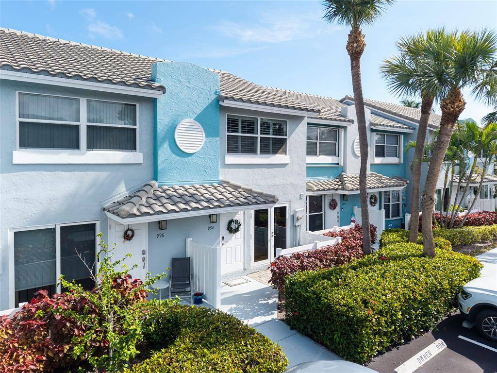 Boca Raton, FL 33487,998 E Jeffery St