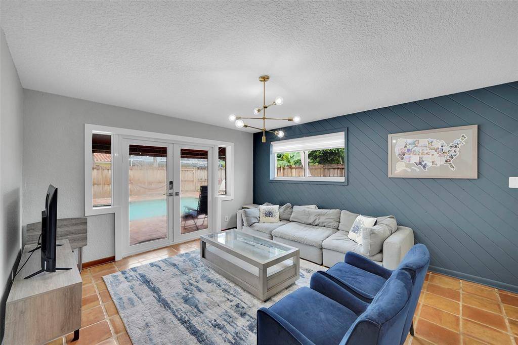 Hollywood, FL 33021,1518 Yale Dr