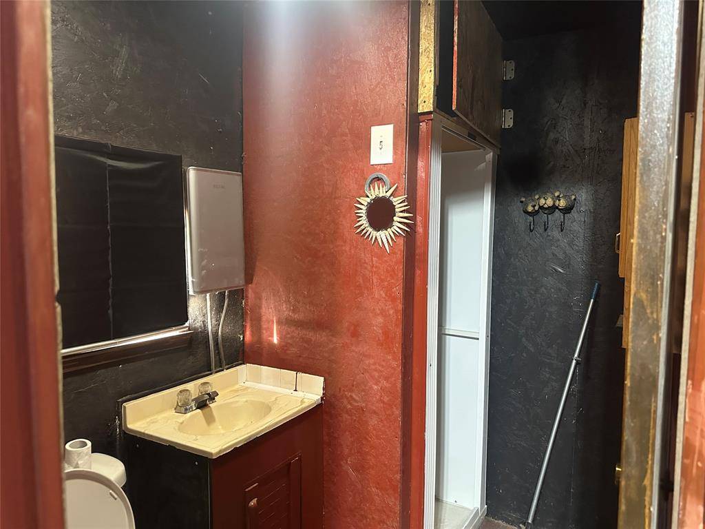 Comanche, TX 76442,217 Buffalo Drive