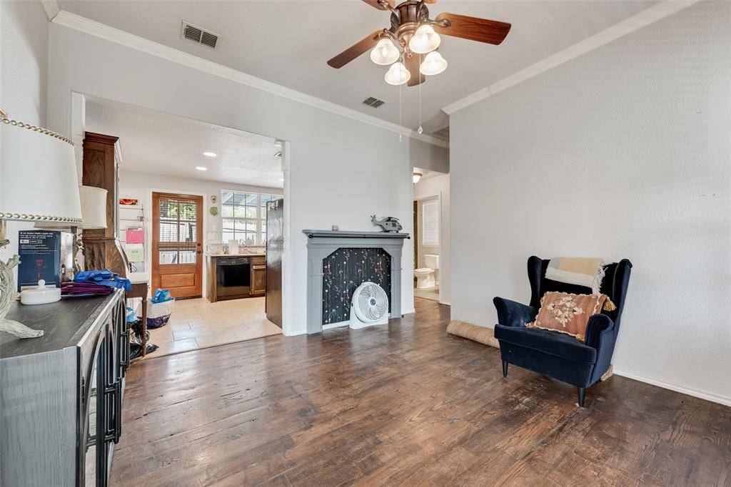 Weatherford, TX 76086,318 S Walnut Street