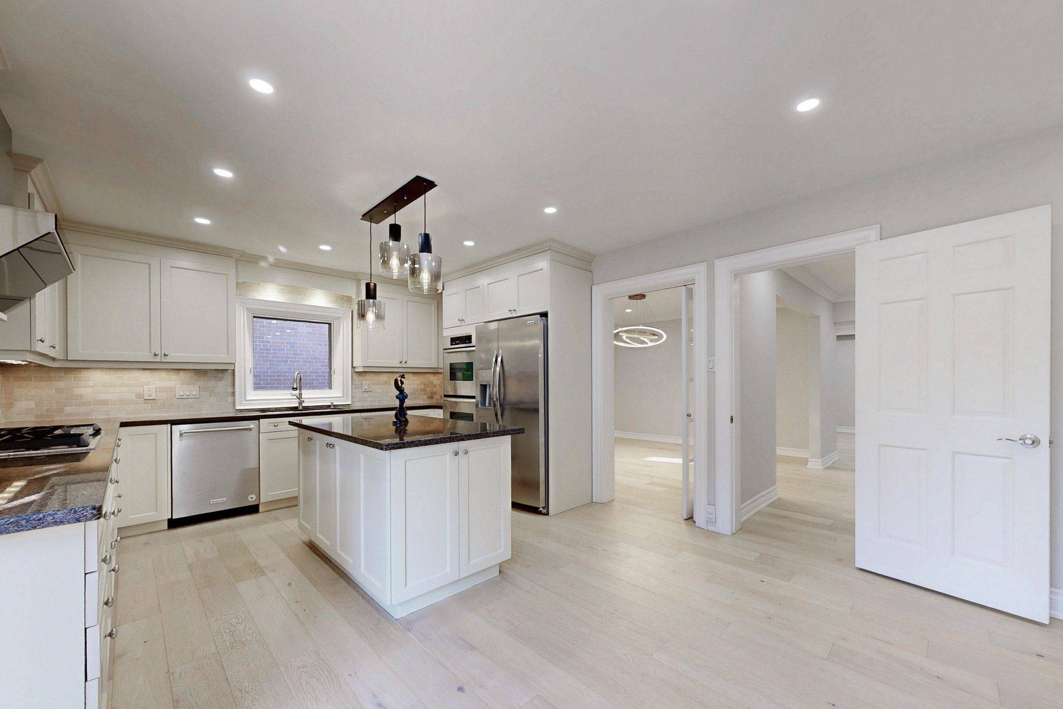 Toronto C12, ON M2L 2P9,8 Elliotwood CT