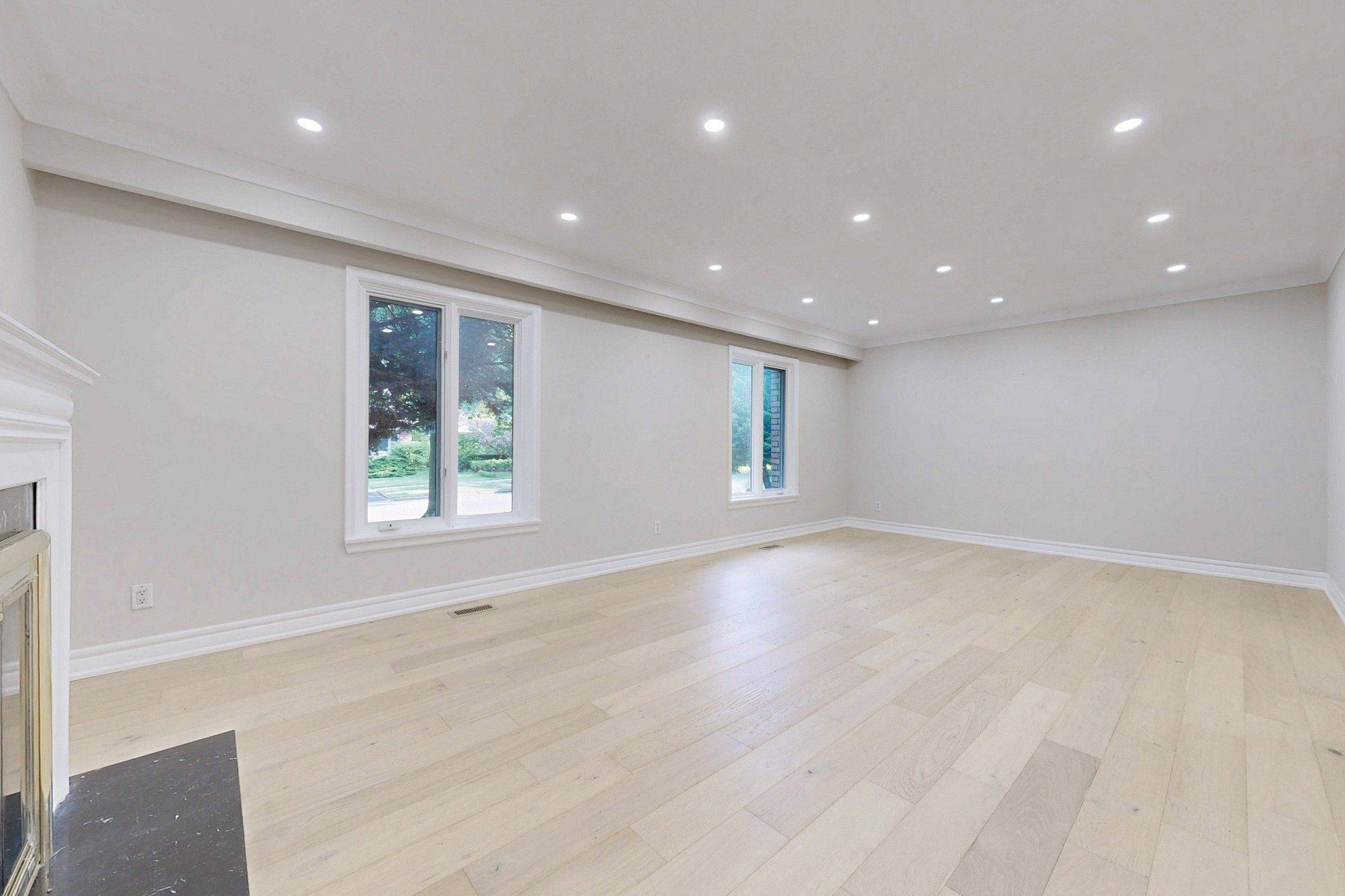 Toronto C12, ON M2L 2P9,8 Elliotwood CT