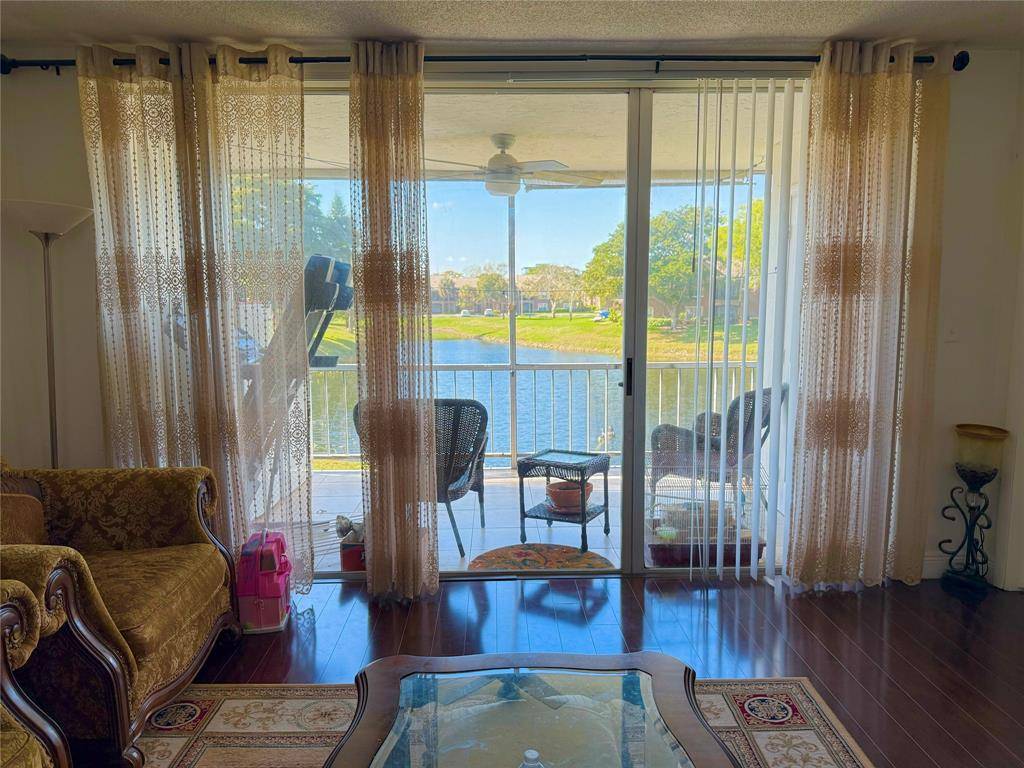 Coral Springs, FL 33065,2850 Forest Hills Blvd #214