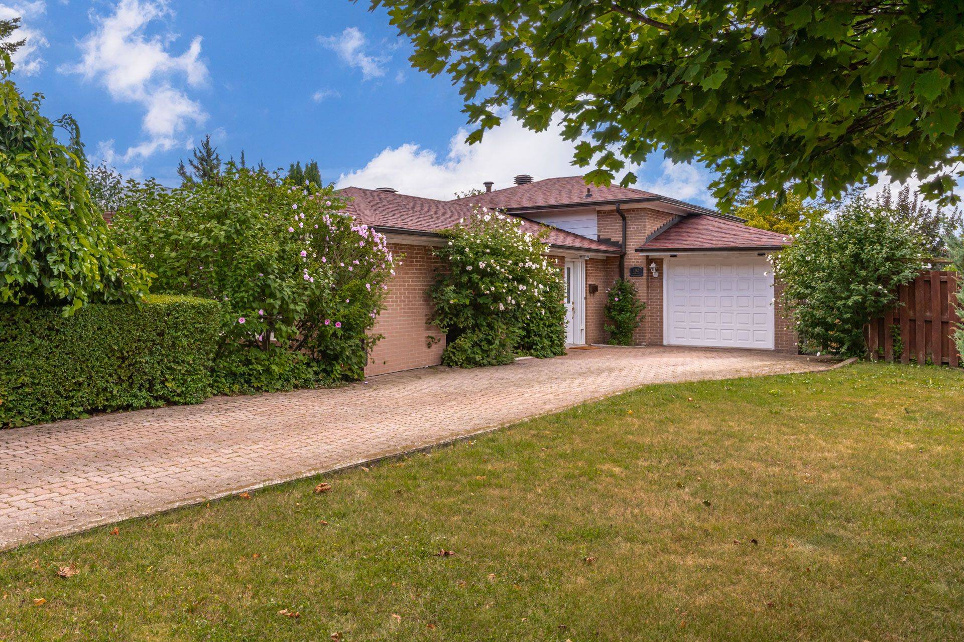 Mississauga, ON L5C 1P9,1192 Chada AVE