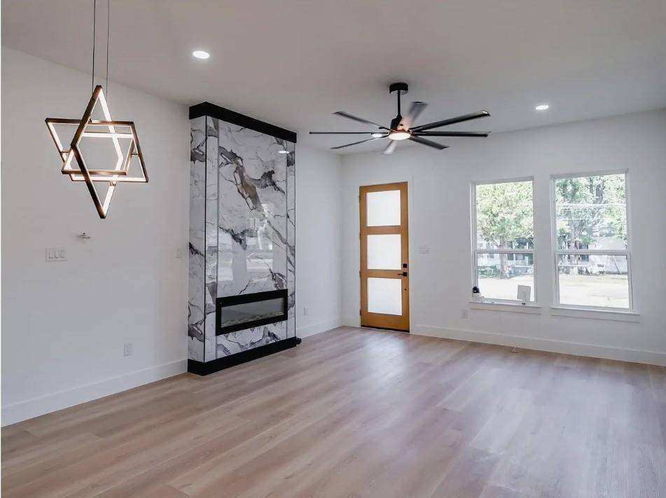 Dallas, TX 75216,1833 Atlas Drive