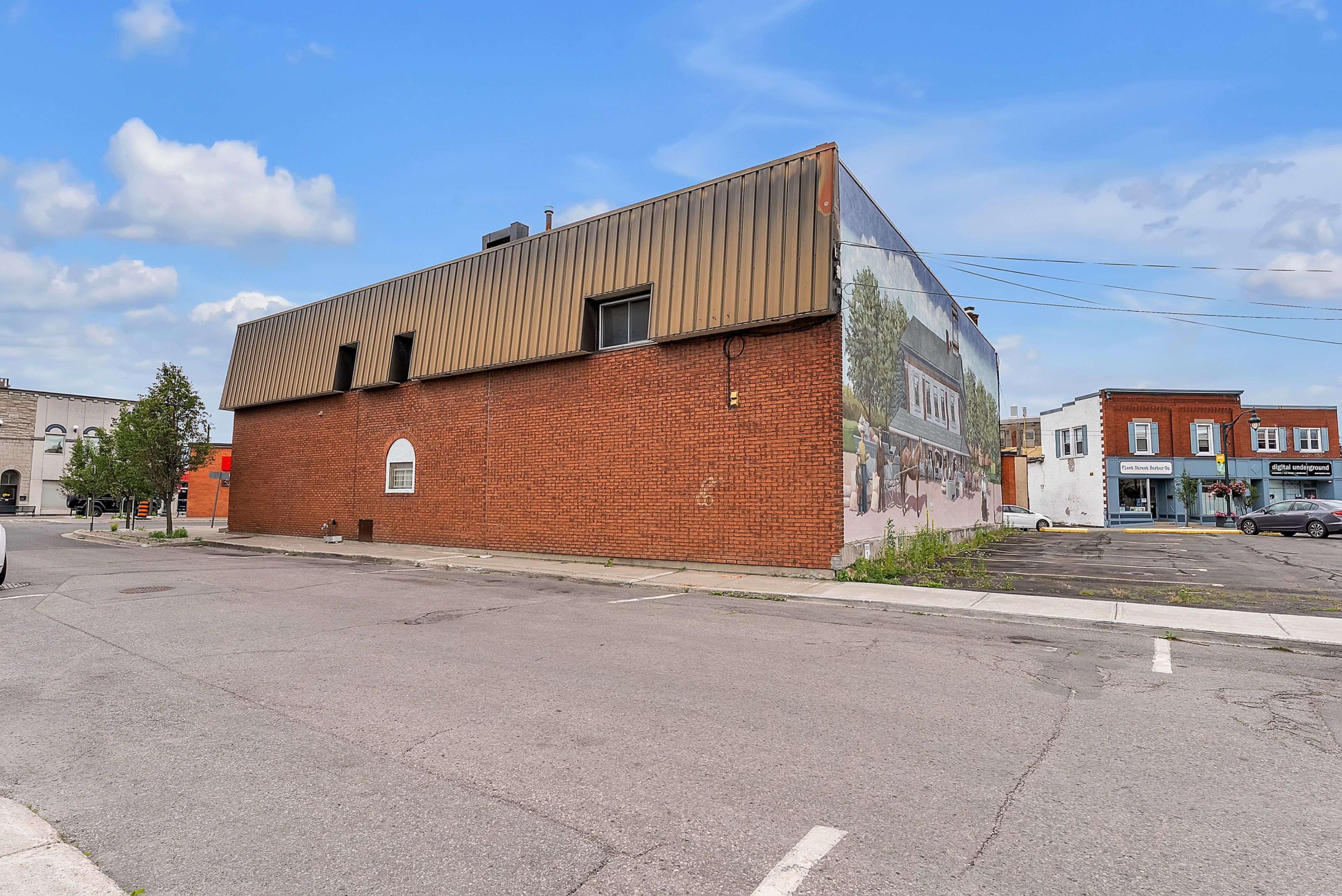 Quinte West, ON K8V 3V7,2 King ST