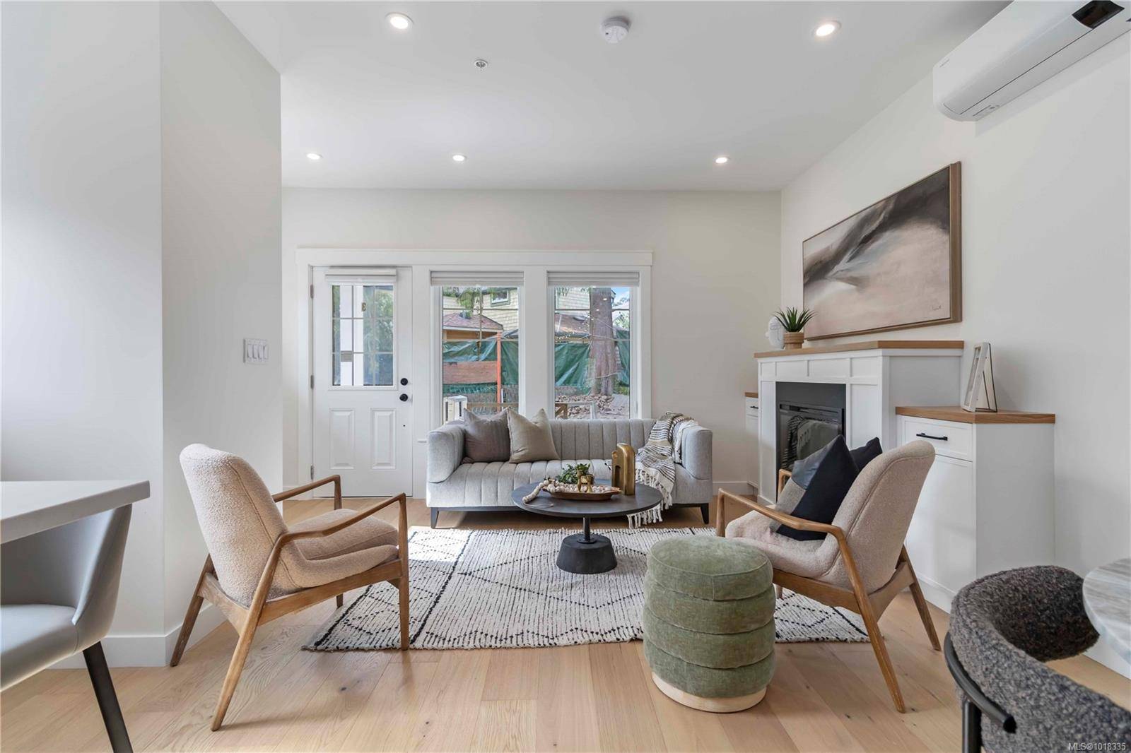 Victoria, BC V9A 2Z5,633 Belton Ave #6