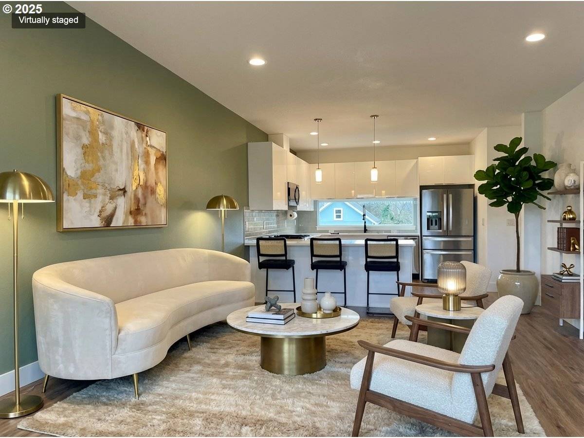 Portland, OR 97220,9023 NE HOYT ST